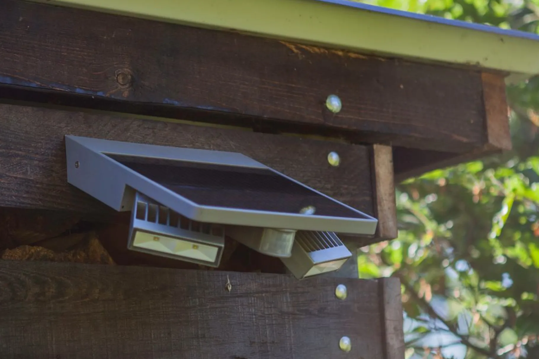 ohgreen Tilly solar wandlamp met sensor zilver grijs led 4w